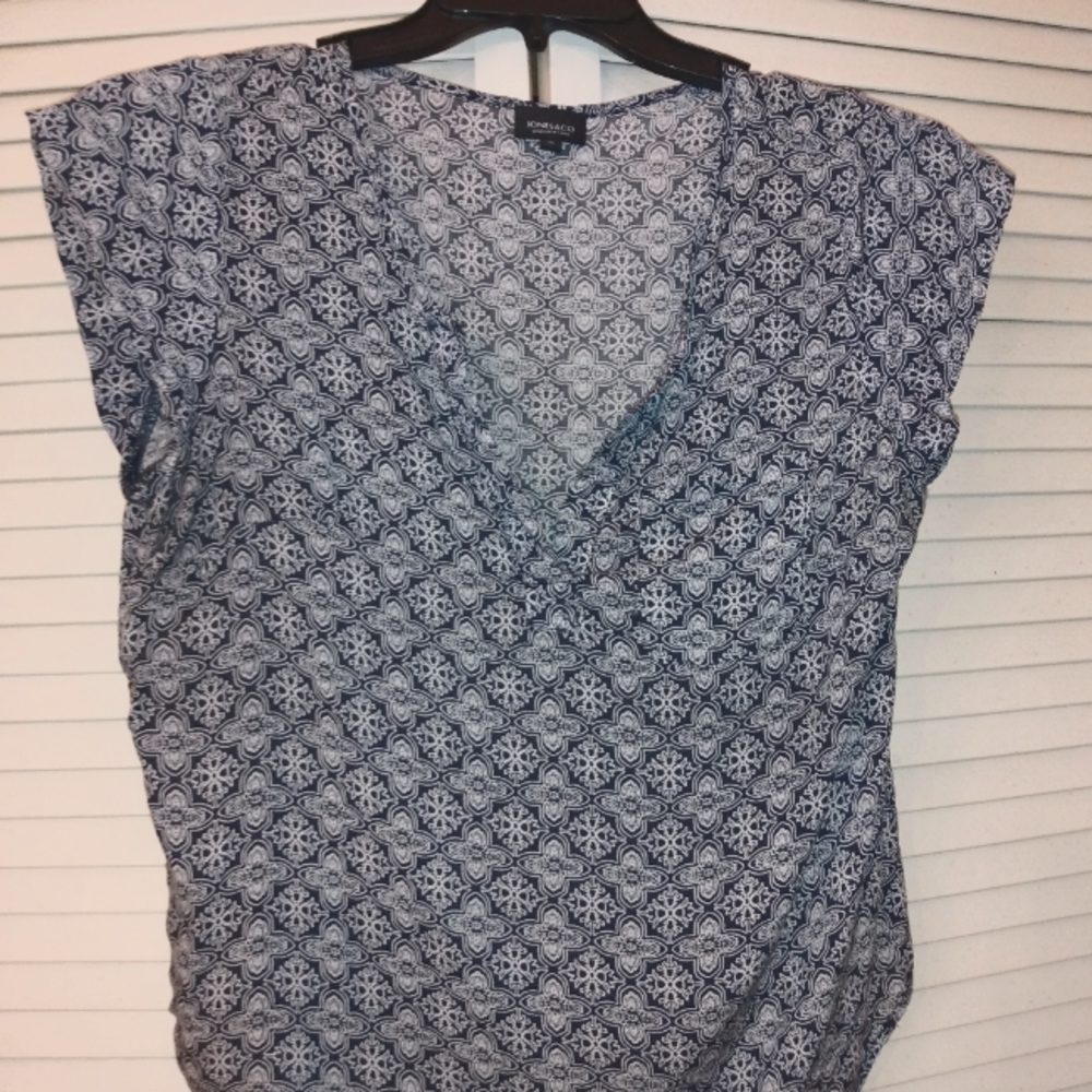 Nine& Co. Sleeveless blouse